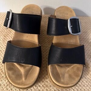 White Mountain Black Footbeds Two Strap Sandal Slip On with Heel Copious Size 8